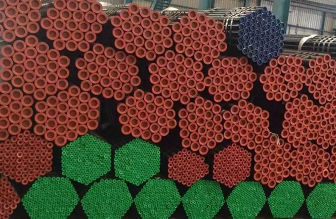Buona qualità ASTM A106 / API 5L Sch 40 Sch 80 Sch120 tubi senza saldatura in acciaio verniciato in nero 4