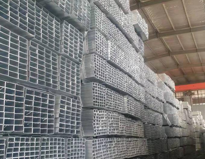 Pipa di acciaio galvanizzato di alta qualità Ss330 Ss400 S235jr Q195 Q235 Q345 Spessore 0.6-25mm Dimensione e superficie personalizzate Quadrato/rettaglia Pipa di acciaio galvanizzato con prezzo dei produttori 5